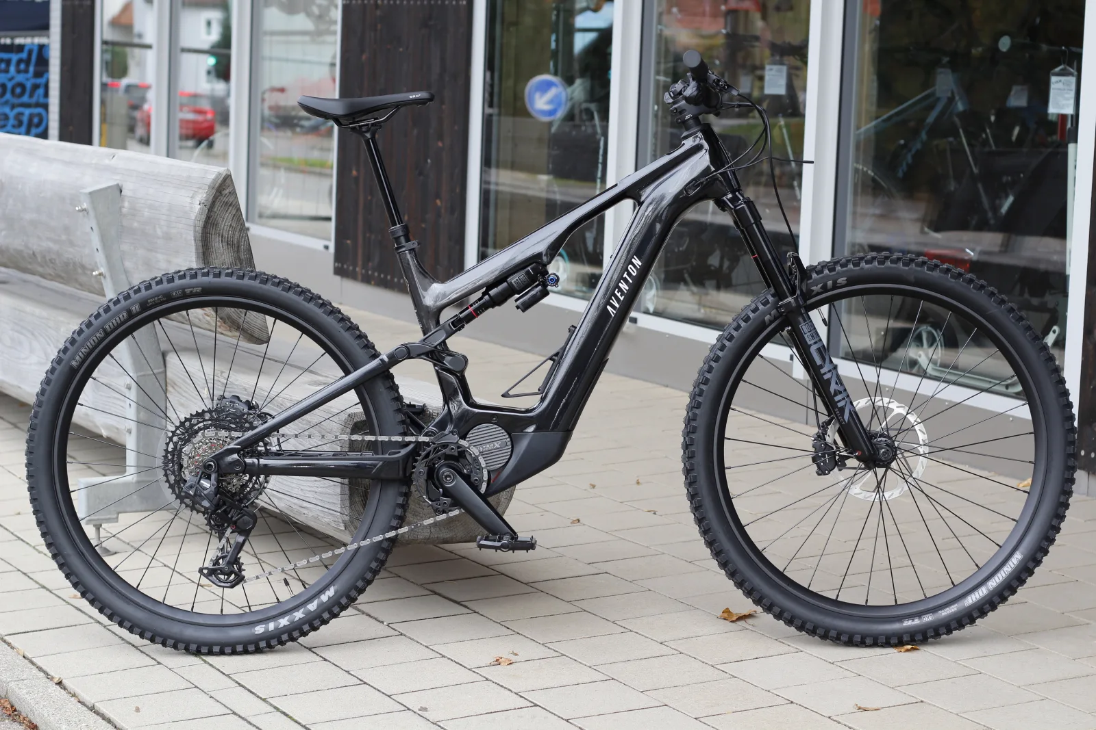 AVENTON - E-MTN CARBON