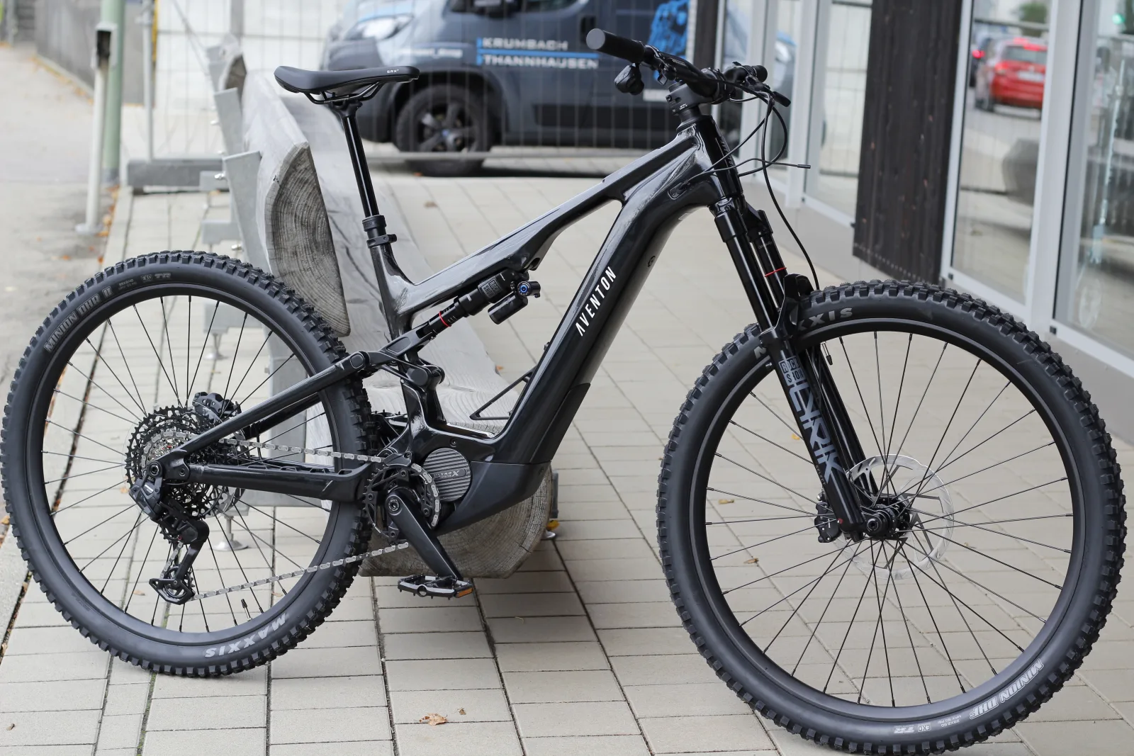 AVENTON - E-MTN CARBON