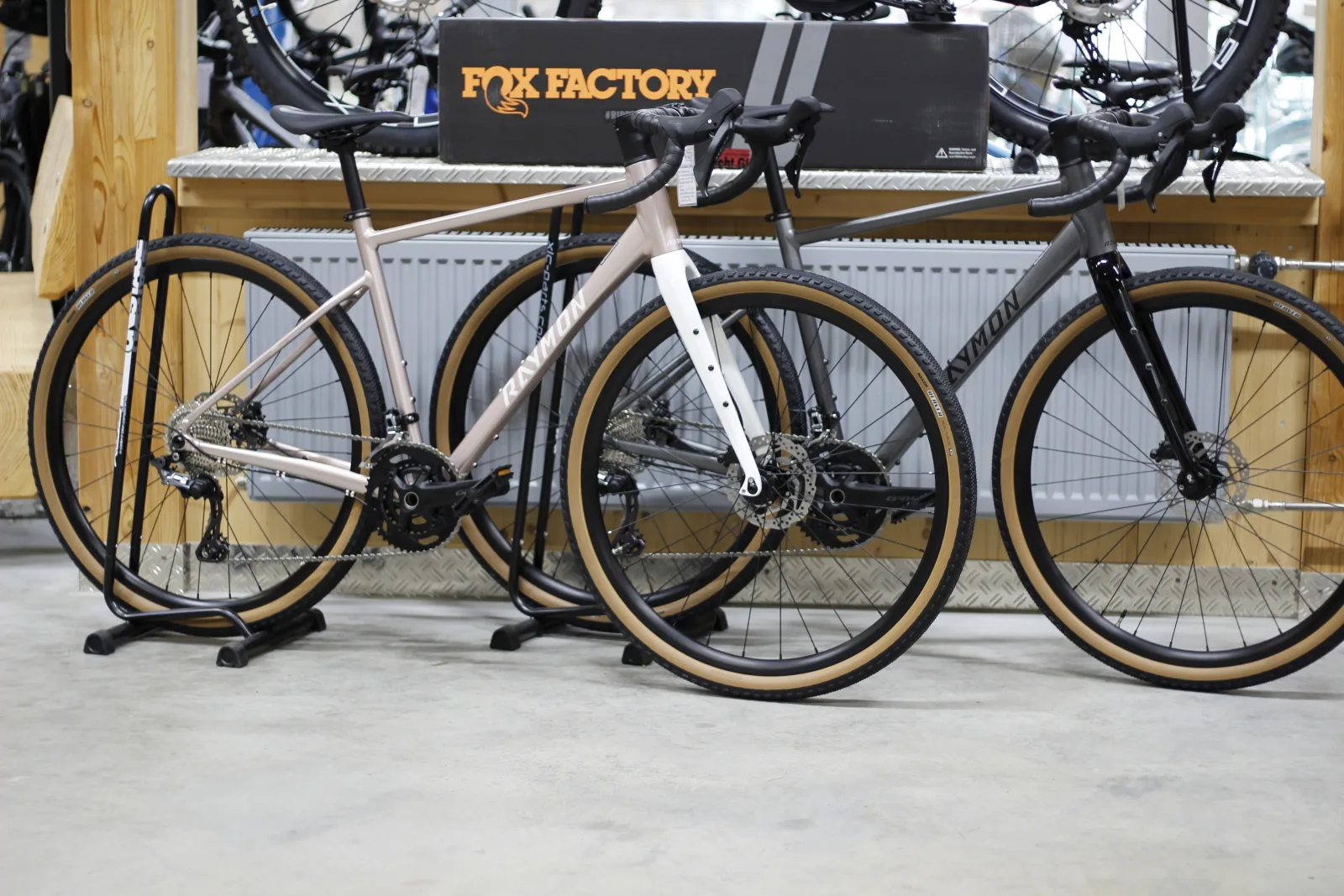 RAYMON - GRAVELBIKES