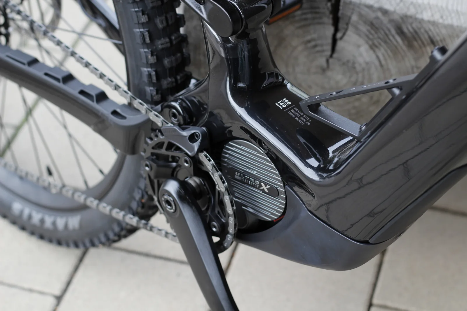 AVENTON - E-MTN CARBON