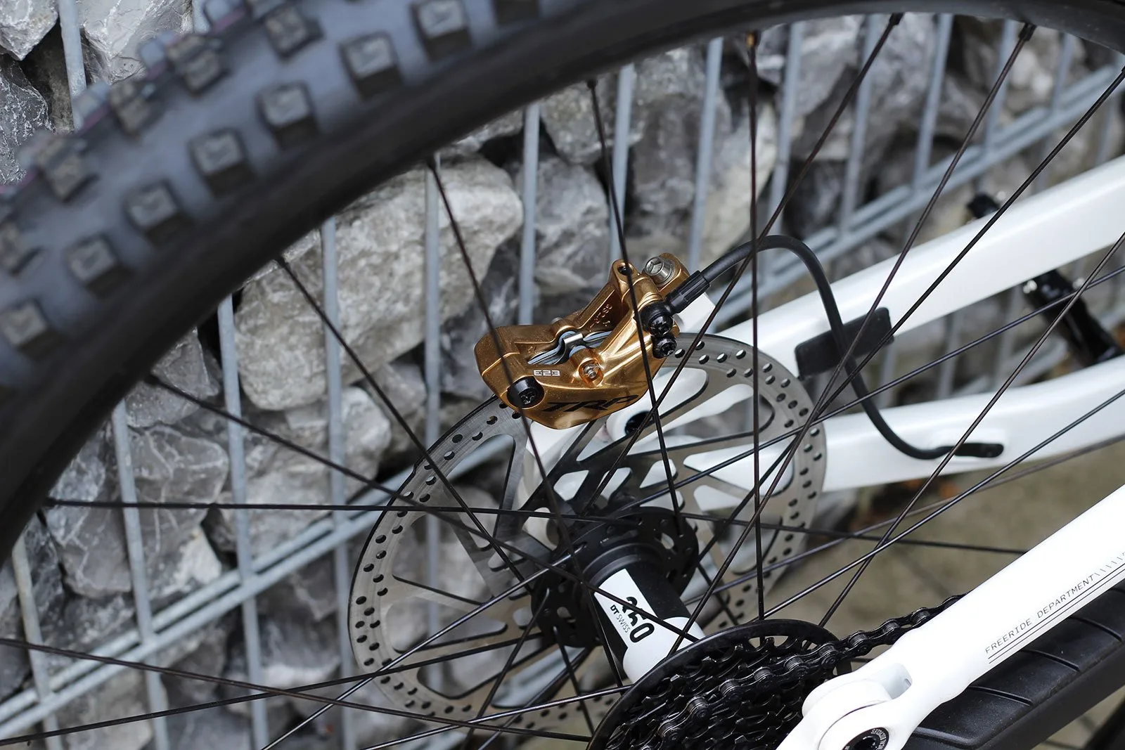 COMMENCAL - FRS SIGNATURE