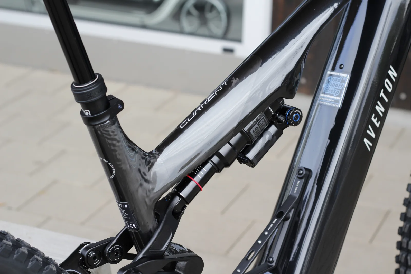 AVENTON - E-MTN CARBON