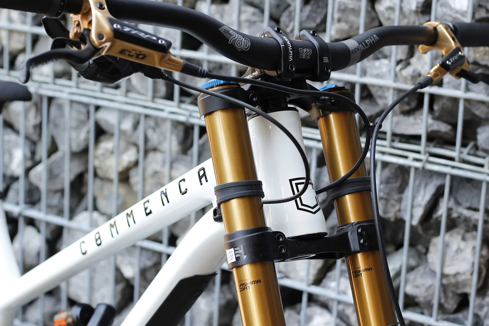 COMMENCAL - FRS SIGNATURE