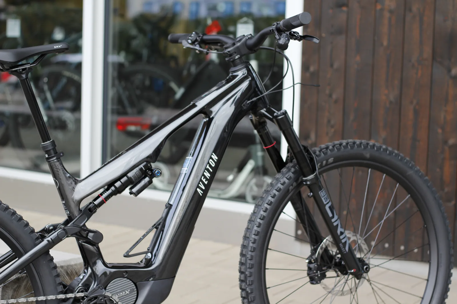 AVENTON - E-MTN CARBON
