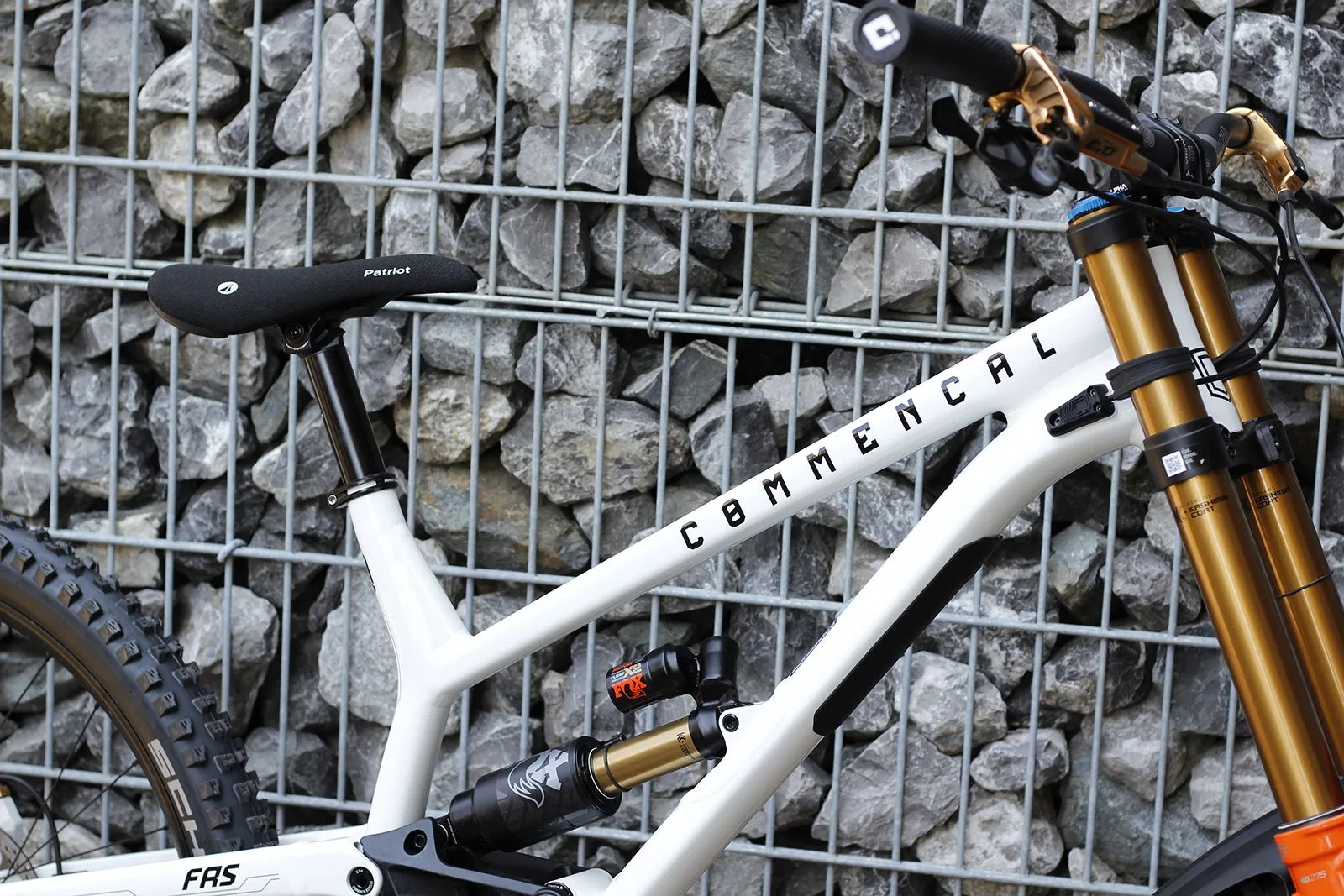 COMMENCAL - FRS SIGNATURE
